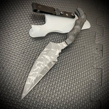 Load image into Gallery viewer, Personal D.A Blade ( one off carbon fiber )